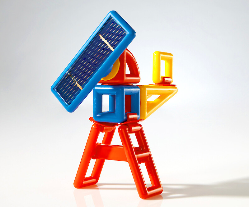 mobilo Solar-Set: für Kinder ab 4 Jahren, 14 Teile inkl. Solar-Rotor, 3 Bauanleitungen, 1 Einführung in die Solar-Energie