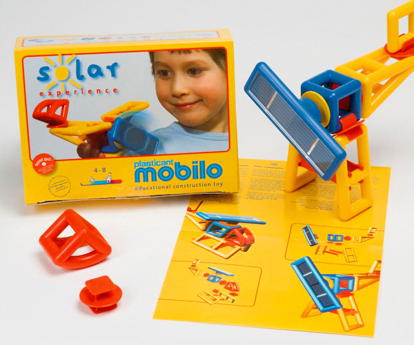 plasticant mobilo® solar set | 16 components including 1 solar rotor; 3 construction manuals; introduction to solar energy; in a sustainable folding box
