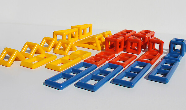 plasticant mobilo geometric pack, 26 pieces made in Australia, construction & STEM toys