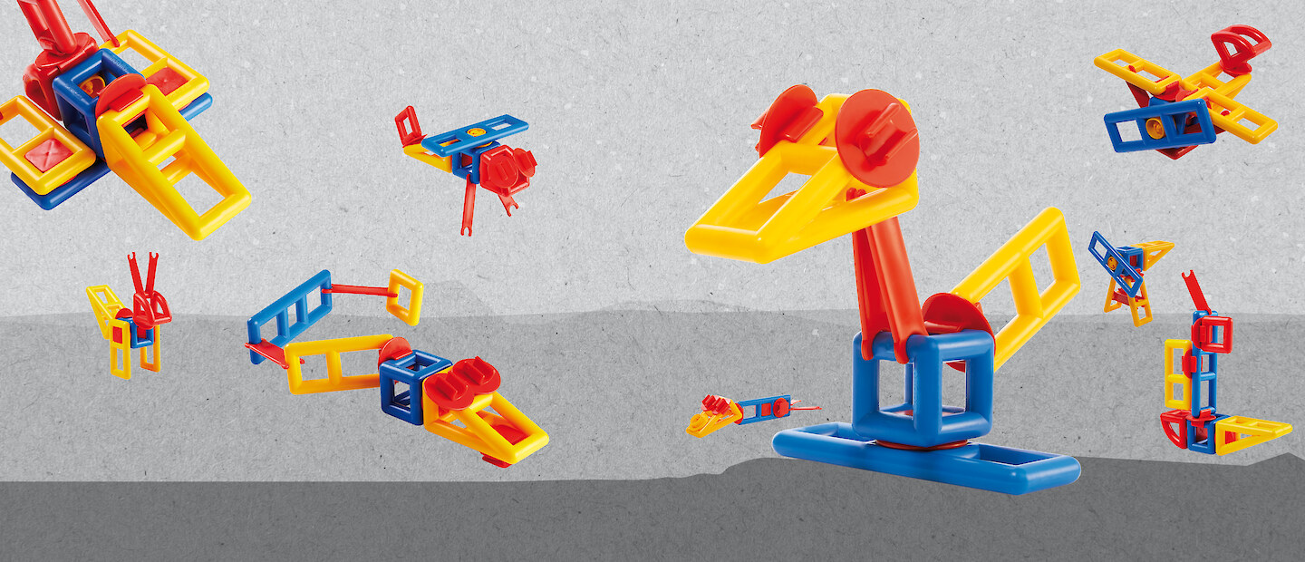 Different figures built from the DISCOVERY Set